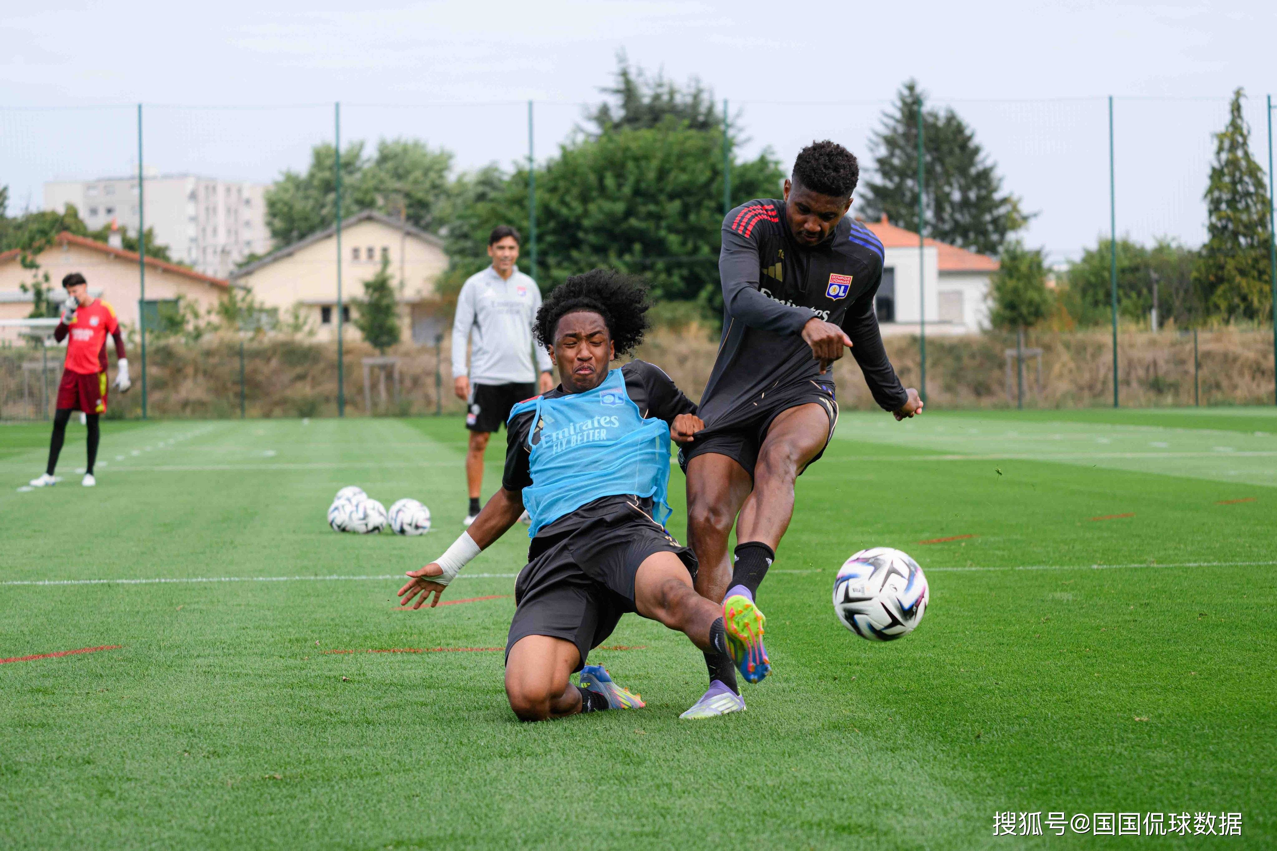包含里程碑夜切尔西复出首秀,法甲今夜刷纪录,球迷炸锅,赛季目标并未改变的词条 包含里程碑夜切尔西复出首秀,法甲今夜刷纪录,球迷炸锅,赛季目标并未改变的词条