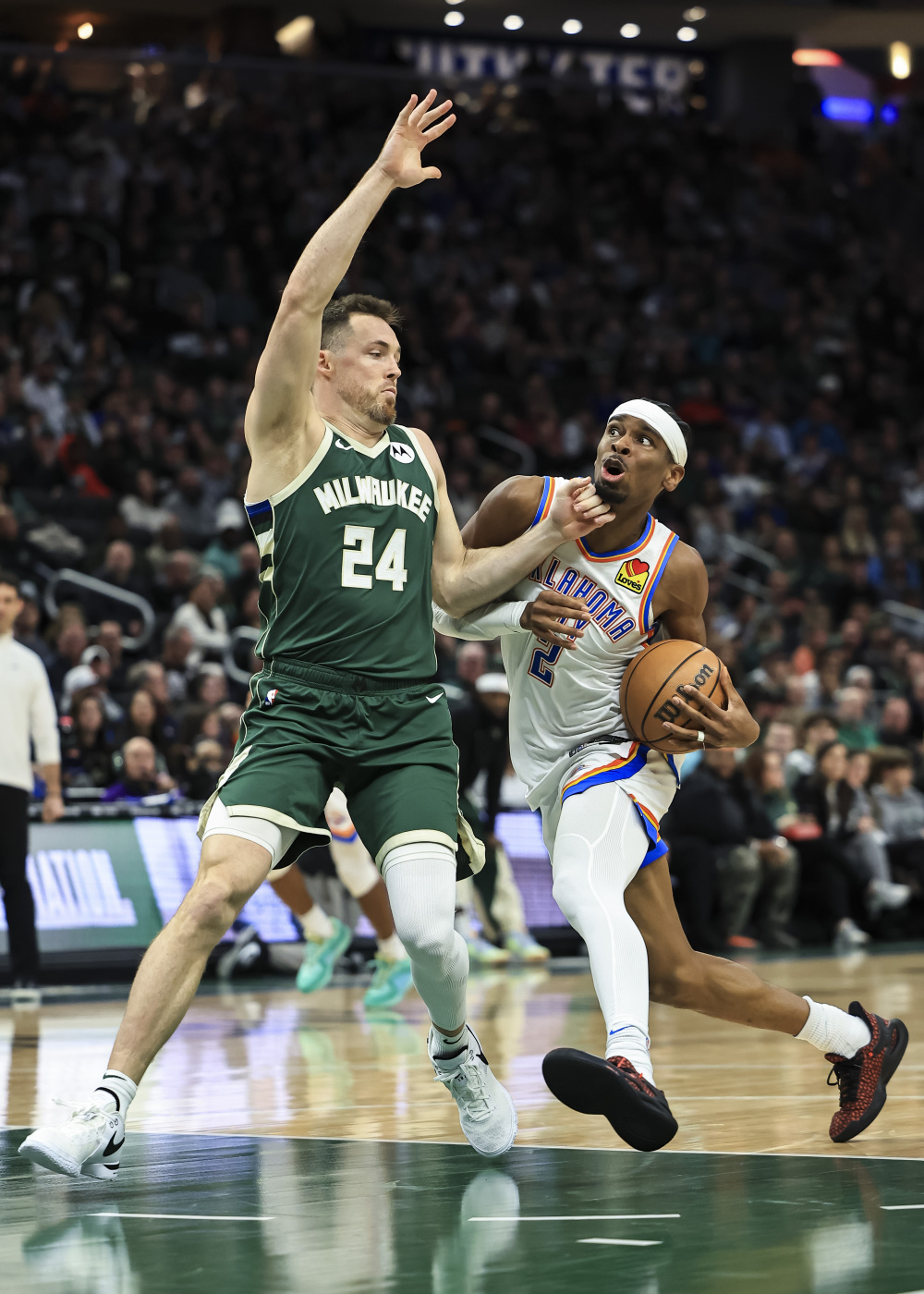 关于清晨密尔沃基雄鹿备战NBA季后赛，防线松动细节曝光，引发热议，球队文化再被提及的信息