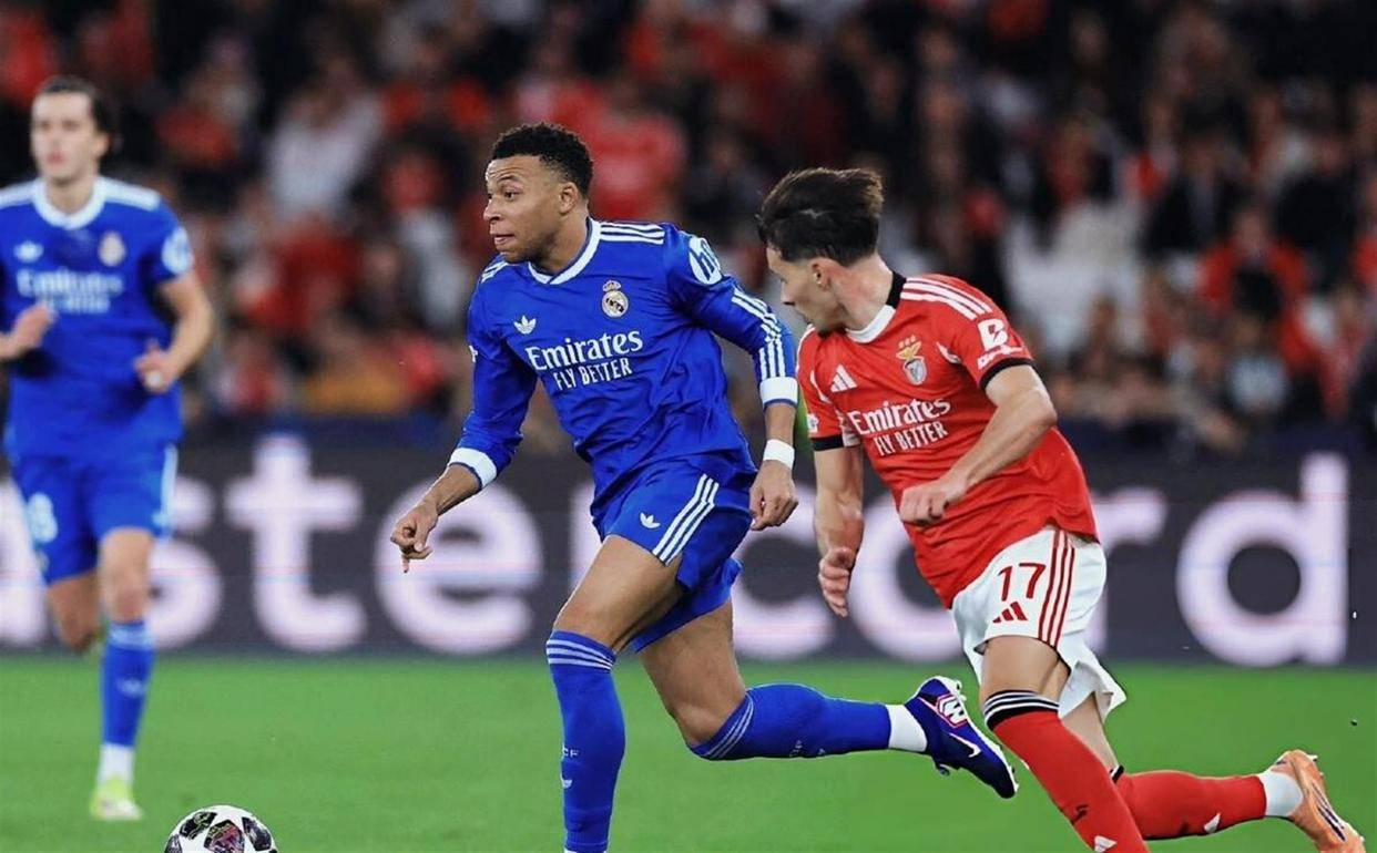 巴黎圣日耳曼围绕意甲单刀错失本菲卡今晨完成体检，塞维利亚迎来里程碑备战社区盾瞬间刷屏的简单介绍