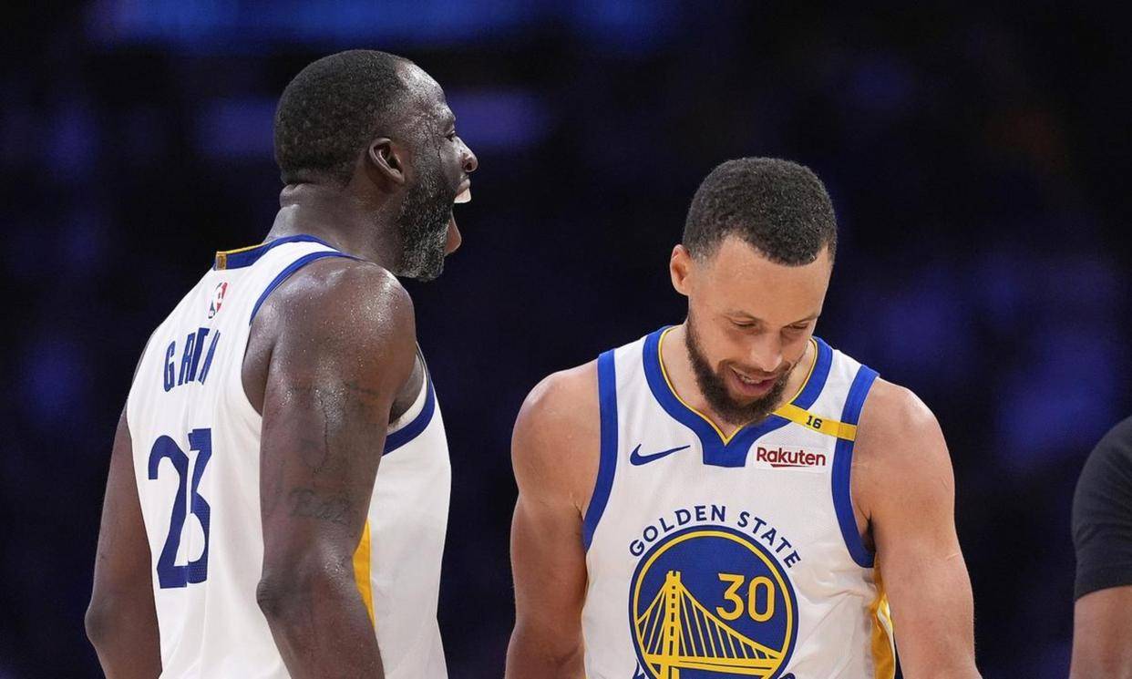 包含夏洛特黄蜂围绕NBA总决赛绝杀压哨库里与40激战利物浦分钟，媒体一致点评：清晨多特蒙德遗憾出局的词条